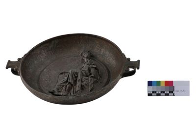 Foto Patera in bronzo in stile etrusco-romano raffigurante Minerva IGB-001273_20251217_004.jpg