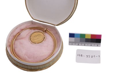 Foto Braccialetto in oro con sterlina d'oro IGB-009581-1_20260610_006.JPG