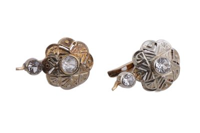 Coppia di orecchini in oro IGB-9588-3