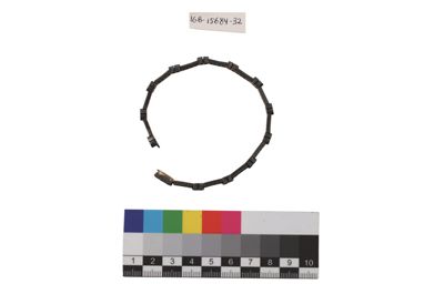 Foto Oggetto in argento pronto per l'incasso delle pietre IGB-015684-32_20250910_004.jpg