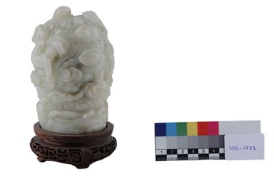 Foto Scultura in nefrite raffigurante lotta di draghi imperiali tra nubi IGB-001177_20251217_004.jpg