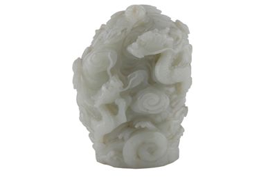 Foto Scultura in nefrite raffigurante lotta di draghi imperiali tra nubi IGB-001177_20251217_009.jpg
