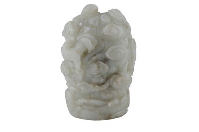 Foto Scultura in nefrite raffigurante lotta di draghi imperiali tra nubi IGB-001177_20251217_011.jpg