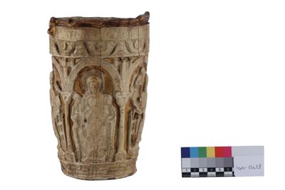 Foto Vaso con figure in rilievo IGB-013428_20251217_002.jpg