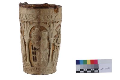 Foto Vaso con figure in rilievo IGB-013428_20251217_004.jpg