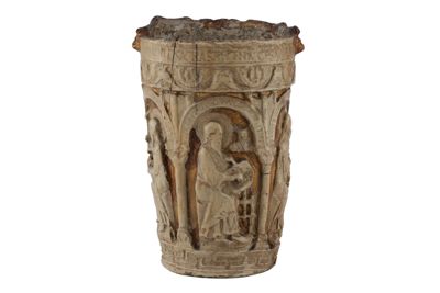 Foto Vaso con figure in rilievo IGB-013428_20251217_007.jpg