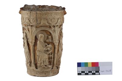 Foto Vaso con figure in rilievo IGB-013428_20251217_008.jpg