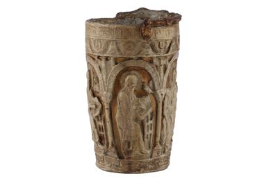 Foto Vaso con figure in rilievo IGB-013428_20251217_009.jpg