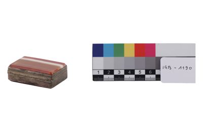 Foto Ori: piccola scatoletta in agata e metallo argentato (cm.5*3) IGB-001190_20251001_004.JPG