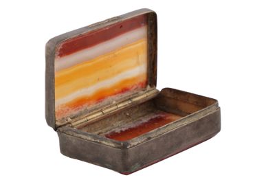 Foto Ori: piccola scatoletta in agata e metallo argentato (cm.5*3) IGB-001190_20251001_005.JPG