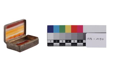 Foto Ori: piccola scatoletta in agata e metallo argentato (cm.5*3) IGB-001190_20251001_006.JPG