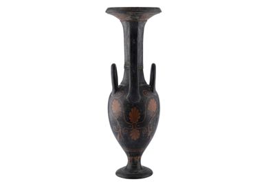 Foto Lekythos in terracotta con tre anse a figure rosse in stile etrusco-neoattico IGB-001306_20251217_009.jpg