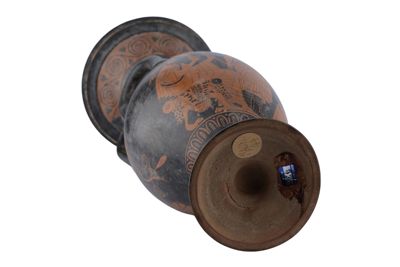 Foto Lekythos in terracotta con tre anse a figure rosse in stile etrusco-neoattico IGB-001306_20251217_017.jpg