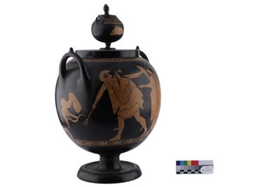 Foto Cratere in terracotta con due anse a figure rosse in stile etrusco-neoattico IGB-001307_20251217_008.jpg