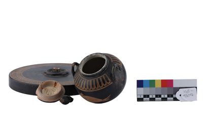 Foto Cratere in terracotta con due anse a figure rosse in stile etrusco-neoattico IGB-001307_20251217_018.jpg