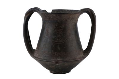 Foto Vaso in stile etrusco-neoattico a due anse con incisioni IGB-001312_20251217_001.jpg