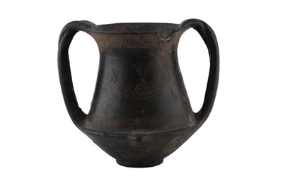 Foto Vaso in stile etrusco-neoattico a due anse con incisioni IGB-001312_20251217_007.jpg