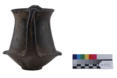 Foto Vaso in stile etrusco-neoattico a due anse con incisioni IGB-001312_20251217_010.jpg