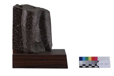 Foto Frammento di statua egizia stante in porfido IGB-001321_20251217_012.jpg