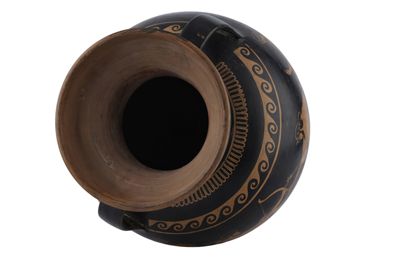 Foto Anfora in terracotta con due anse a figure rosse in stile etrusco-neoattico IGB-001325_20251217_019.jpg