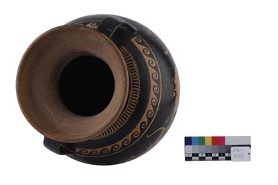 Foto Anfora in terracotta con due anse a figure rosse in stile etrusco-neoattico IGB-001325_20251217_020.jpg