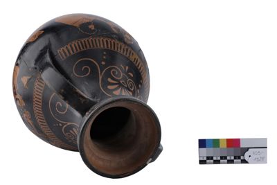 Foto Anfora in terracotta con due anse a figure rosse in stile etrusco-neoattico IGB-001328_20251217_020.jpg