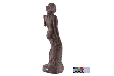 Foto Statuetta in marmo rosso raffigurante Venere IGB-001329_20251217_012.jpg