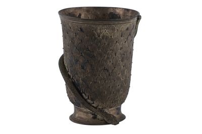 Vaso in argento con motivo a piume di pavone e serpente IGB-1347