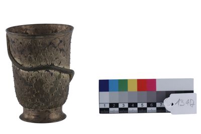 Foto Vaso in argento con motivo a piume di pavone e serpente IGB-001347_20251217_006.jpg