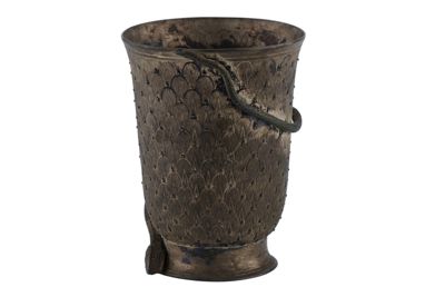 Foto Vaso in argento con motivo a piume di pavone e serpente IGB-001347_20251217_007.jpg