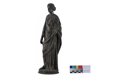Foto Statuetta in argento raffigurante una matrona IGB-001377_20251217_004.jpg