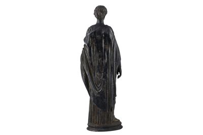 Foto Statuetta in argento raffigurante una matrona IGB-001377_20251217_009.jpg