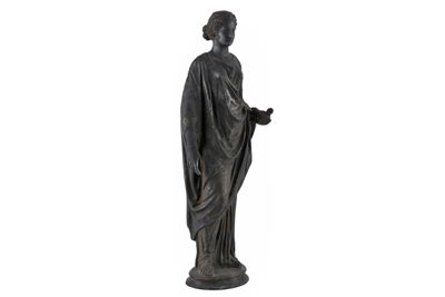 Foto Statuetta in argento raffigurante una matrona IGB-001377_20251217_015.jpg