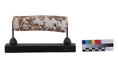 Foto Impugnatura di spada in gesso in stile etrusco-romano IGB-005327_20251217_002.jpg