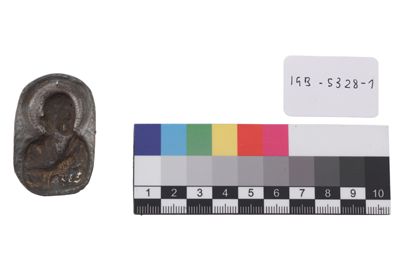 Foto Borchia da messale con figura di santo IGB-005328-1_20251001_004.JPG