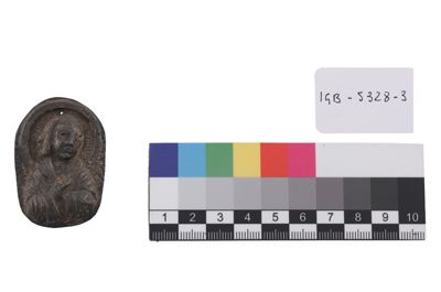 Foto Borchia da messale con figura di santo IGB-005328-3_20251001_002.JPG