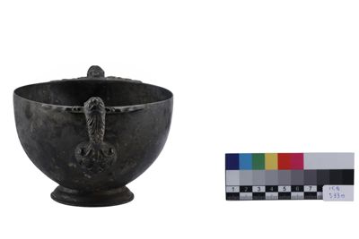 Foto Coppa in argento in stile etrusco-romano IGB-005330_20251217_008.jpg