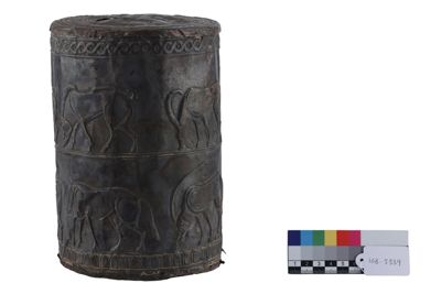 Foto Cista con coperchio in argento in stile etrusco-romano IGB-005339_20251217_004.jpg