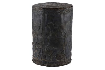 Foto Cista con coperchio in argento in stile etrusco-romano IGB-005339_20251217_011.jpg