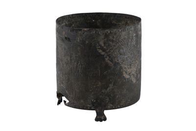 Foto Cista con coperchio e piedini in argento in stile etrusco-romano IGB-005345_20251217_007.jpg