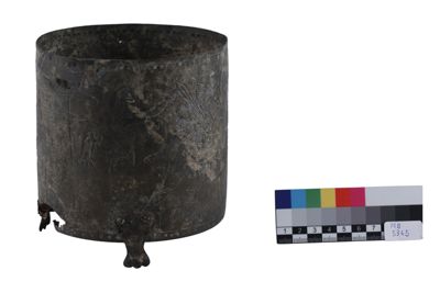 Foto Cista con coperchio e piedini in argento in stile etrusco-romano IGB-005345_20251217_008.jpg