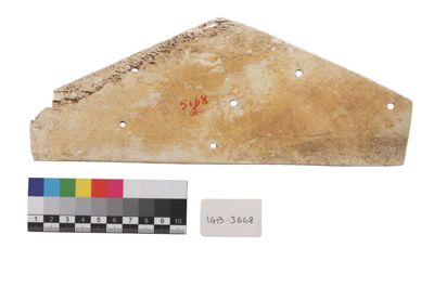 Foto Placca in osso in stile stile etrusco con figure mitologiche IGB-005668_20250912_004.jpg