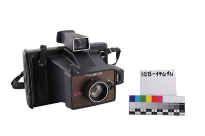 Foto Macchina fotografica istantanea Polaroid Type 100 EE55, Stati Uniti, 1976-1977 IGB-017414_20260323_002.JPG