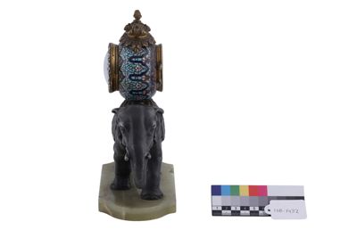 Foto Orologio da tavolo, figura di elefante in bronzo e base in marmo IGB-001432_20260519_010.JPG