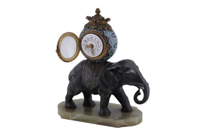 Foto Orologio da tavolo, figura di elefante in bronzo e base in marmo IGB-001432_20260519_011.JPG