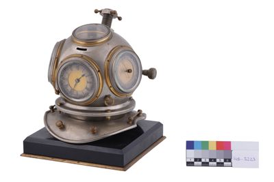 Foto orologio da appoggio tipo rivoluzione industriale IGB-003223_20260519_002.JPG