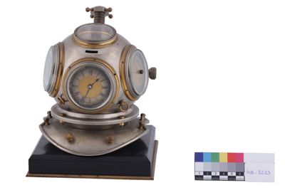 Foto orologio da appoggio tipo rivoluzione industriale IGB-003223_20260519_004.JPG