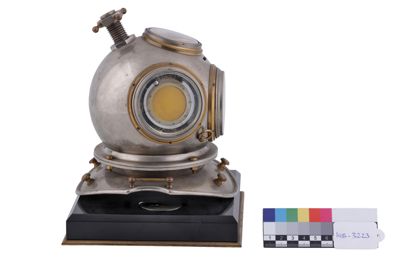 Foto orologio da appoggio tipo rivoluzione industriale IGB-003223_20260519_010.JPG
