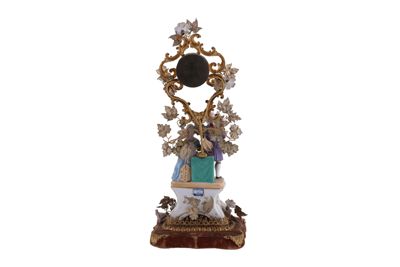 Foto Orologio di porcellana con due figure IGB-003233_20260519_007.JPG