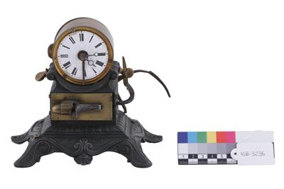 Foto orologio sveglia, da mensola IGB-003236_20260519_004.JPG